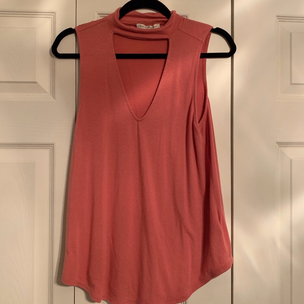 Choker neck t-shirt tank